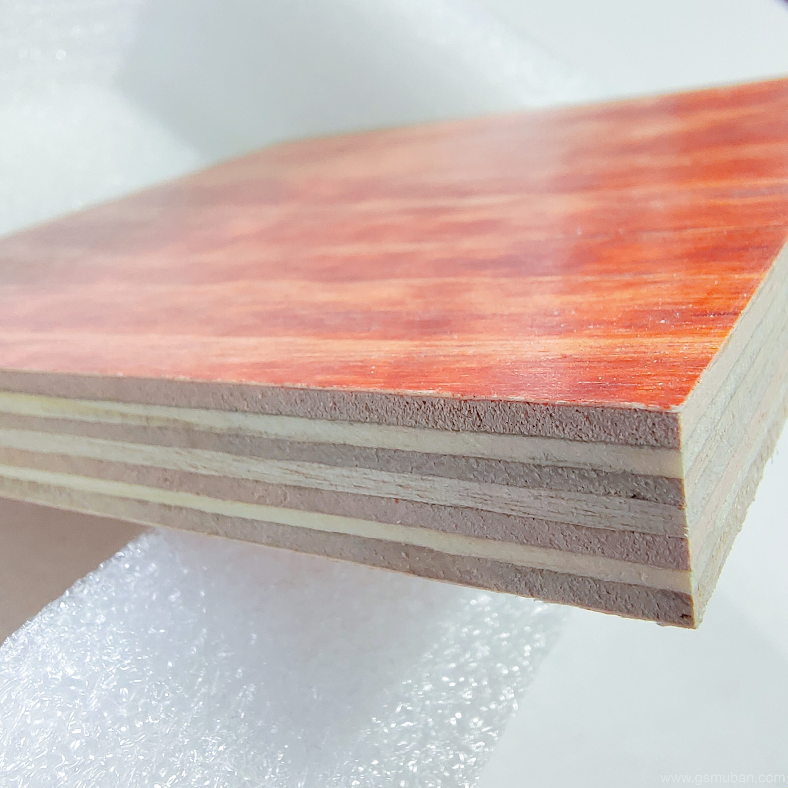 優(yōu) 質(zhì)建筑模板廠(chǎng)家推薦：如何選擇高性?xún)r(jià)比施工材料？